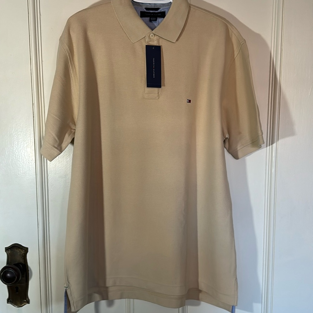 Men Size Large Tommy Hilfiger polo shirt
NWT